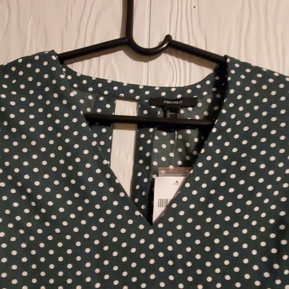 Top - Picture 2 of 3